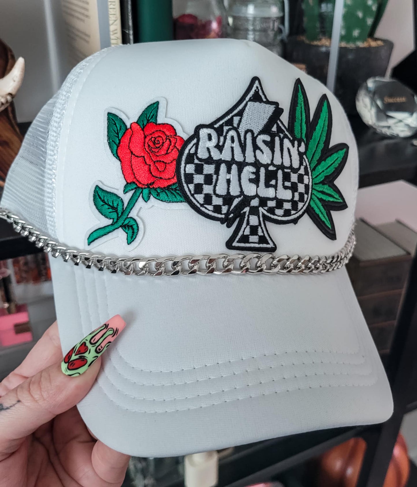 White Raisin Hell Trucker w/chain